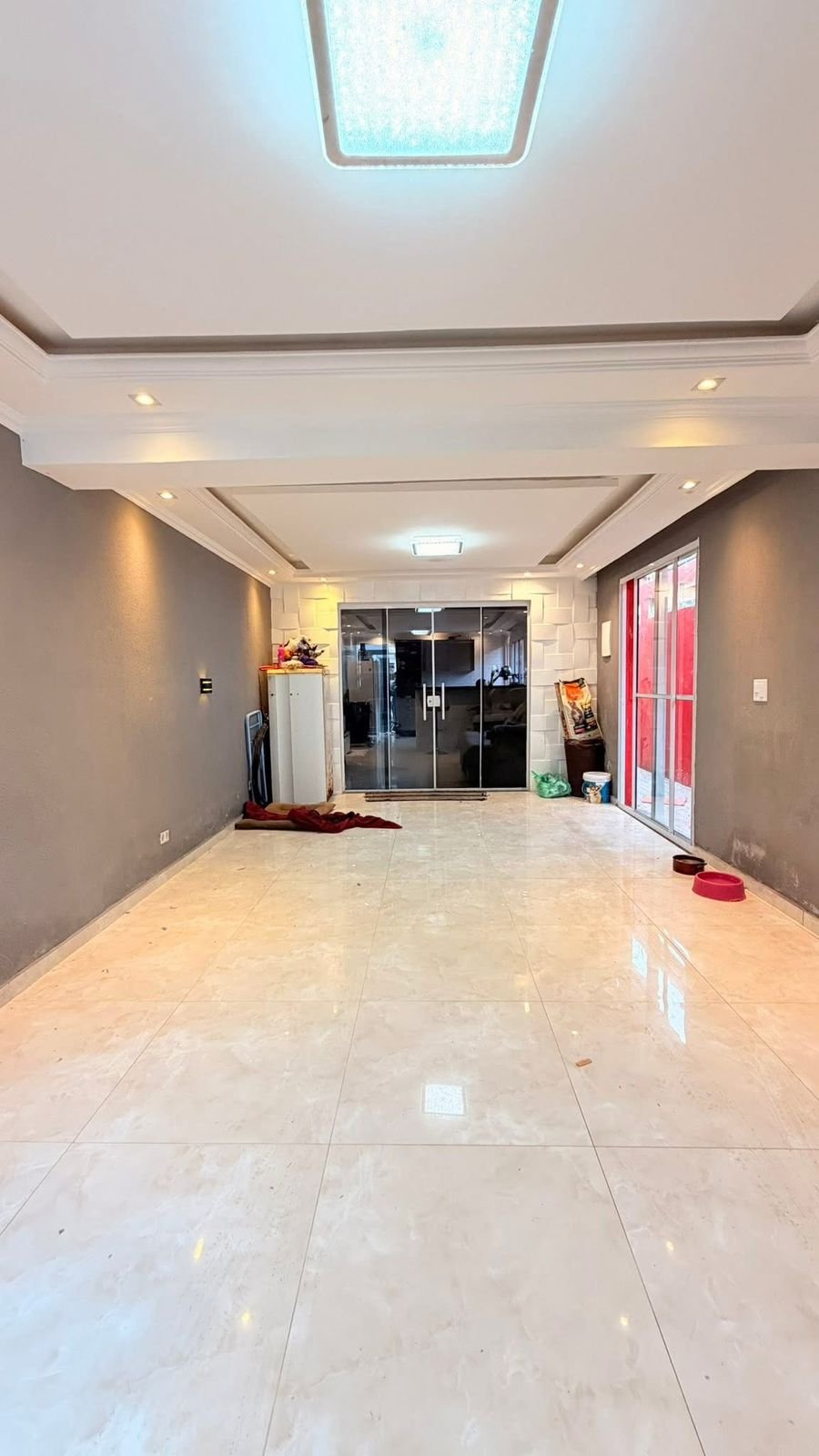 Vende-se imóvel 4 cômodos com garagem (térrea)