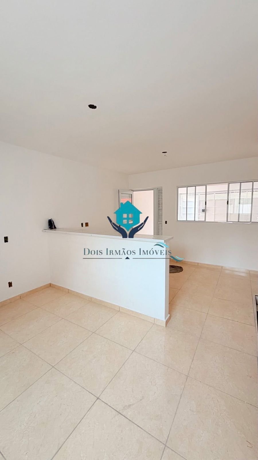 Vende-se imóvel 4 cômodos com garagem