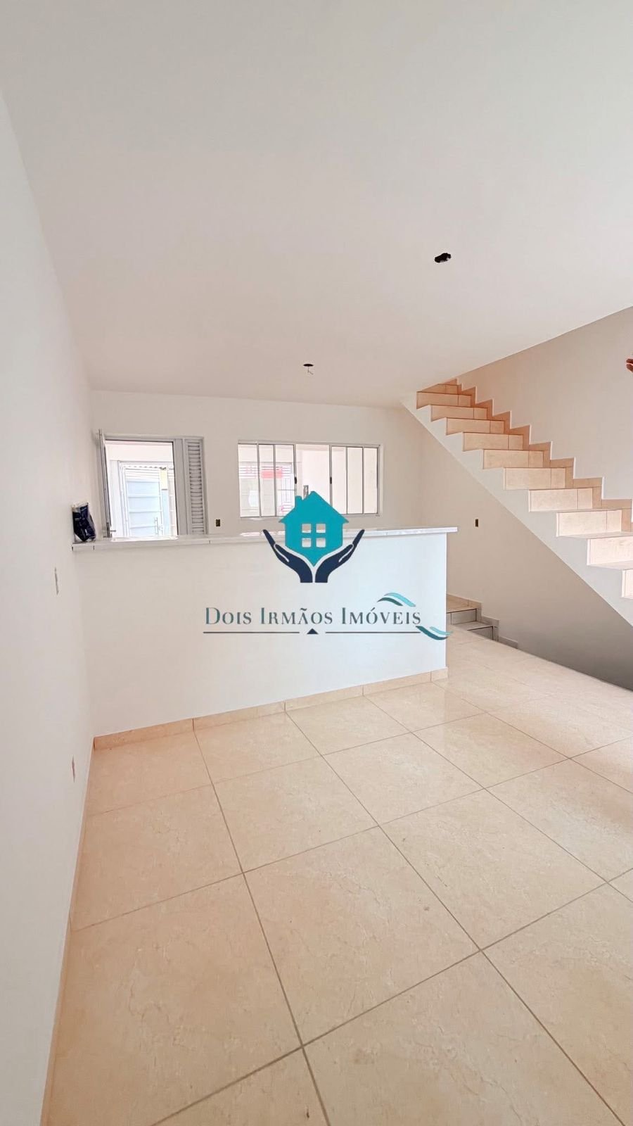 Vende-se imóvel 4 cômodos com garagem