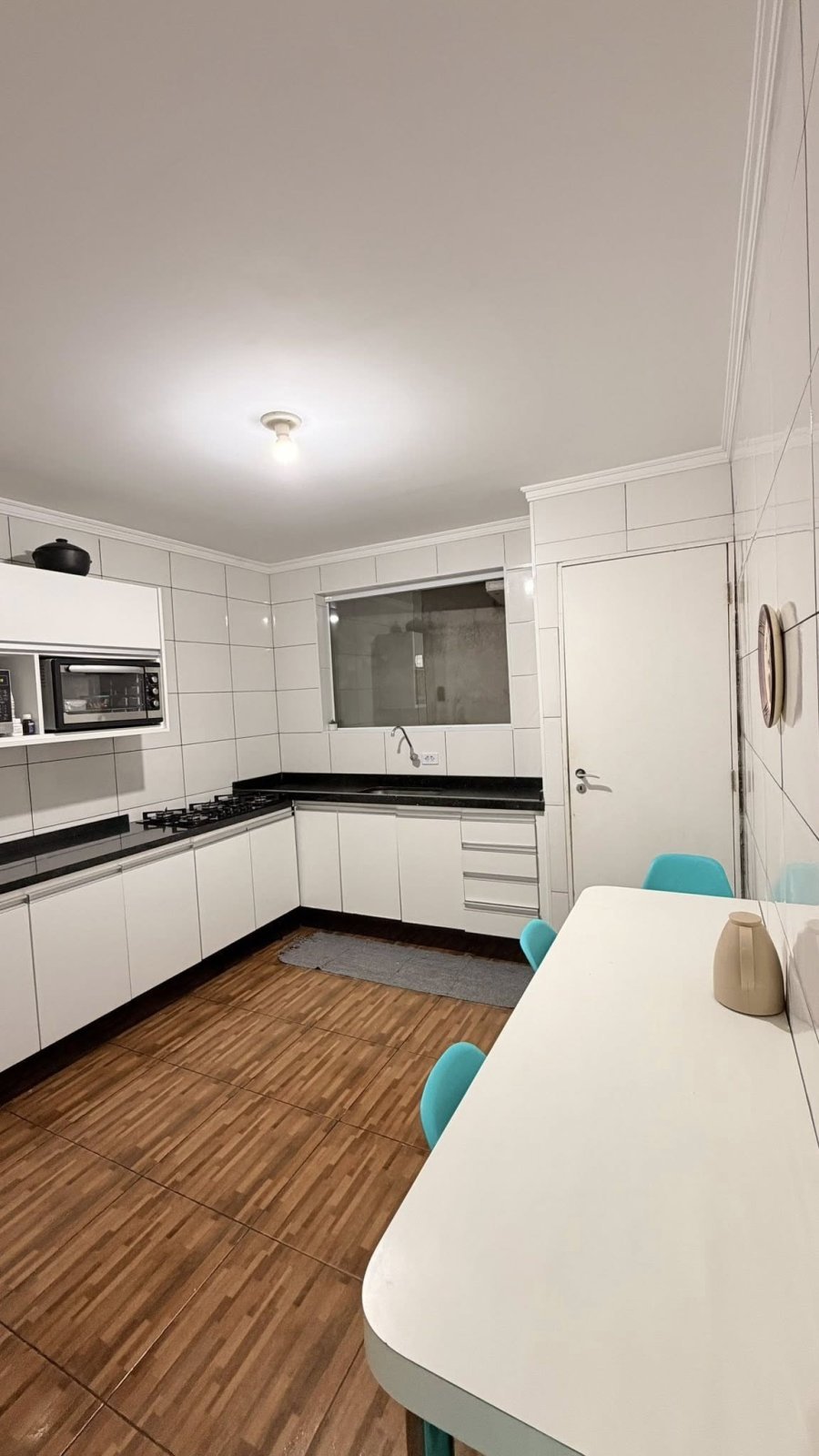 Vende-se sobrado com 2 casas e garagem