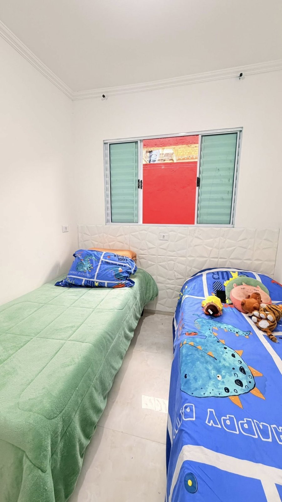 Vende-se imóvel 4 cômodos com garagem (térrea)